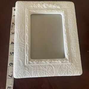 Russ Berrie porcelein ivory frame 6x7” photo 3x4.5in